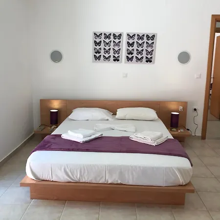 Eros Villa *